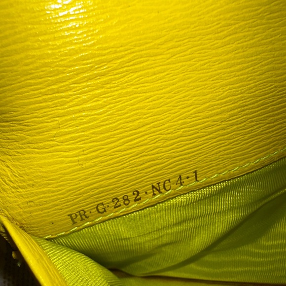 Valentino Wallet - Picture 6 of 9